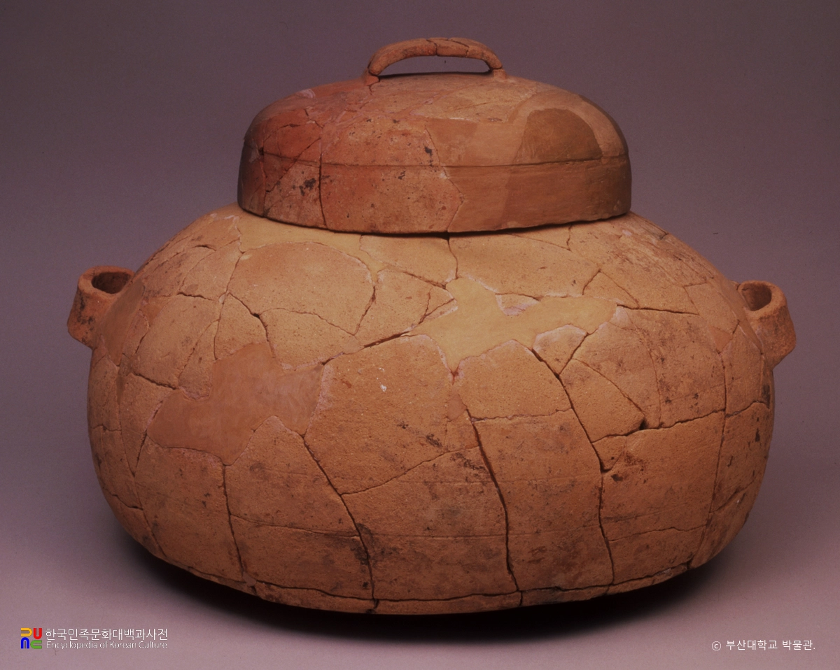 부산 복천동 고분군 출토 토기