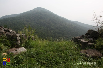 거제 둔덕기성 중 동문지 후면