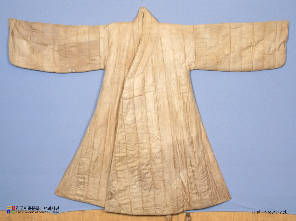 중원 김위 묘 출토유물 갈색겹누비창의