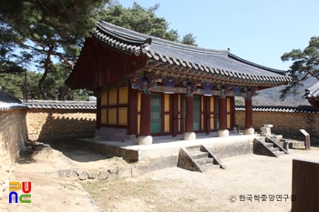 함양 남계서원 중 사당 좌측면