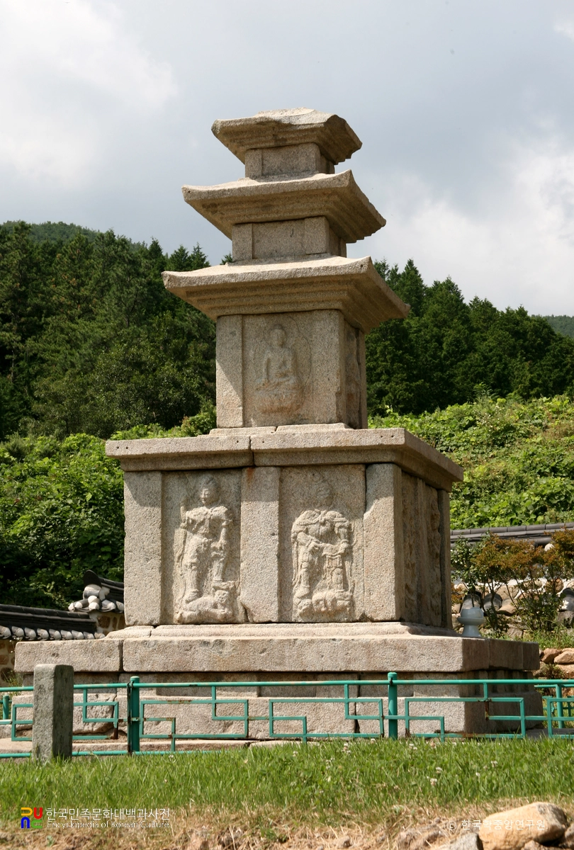 광양 중흥산성 삼층석탑 좌측면