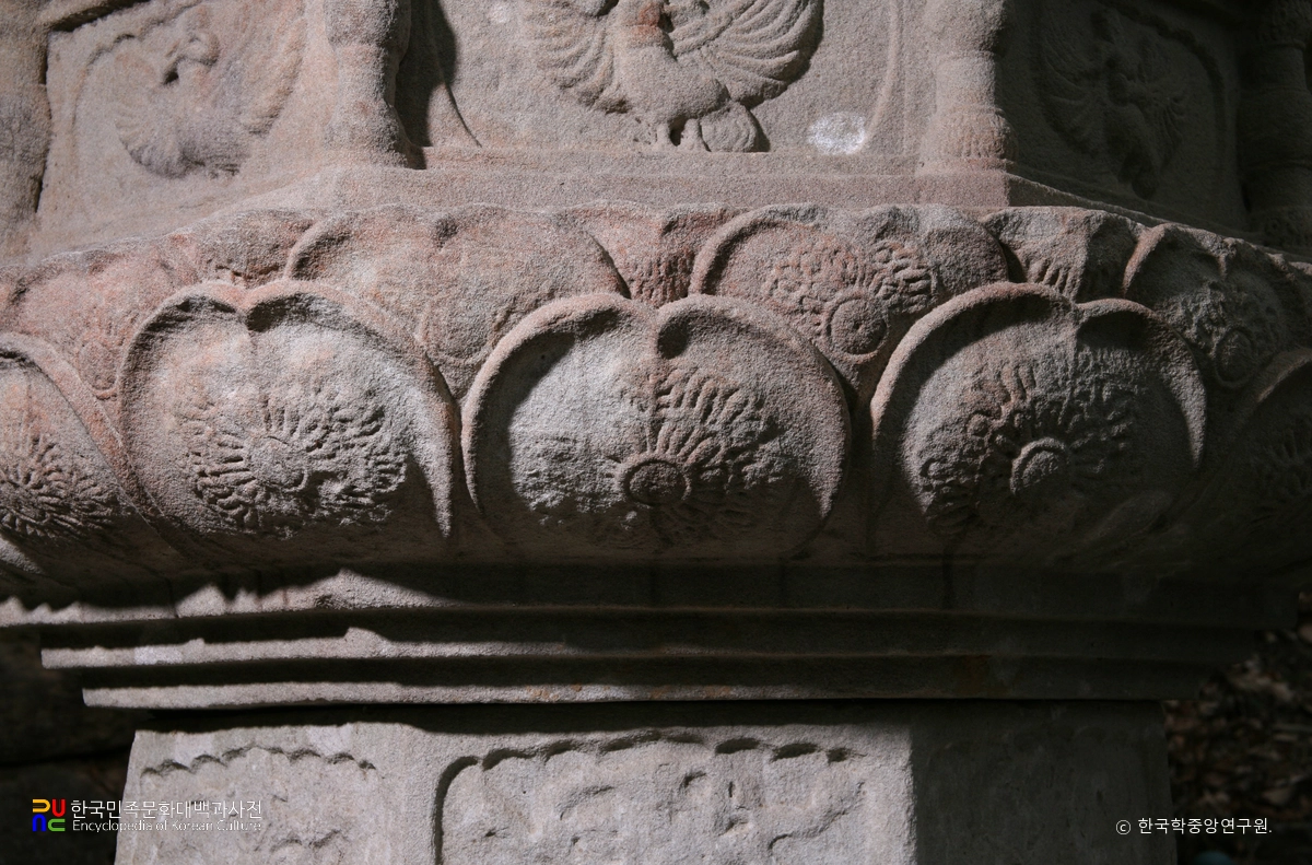 구례 연곡사 북 승탑 중 중대석 하부 문양