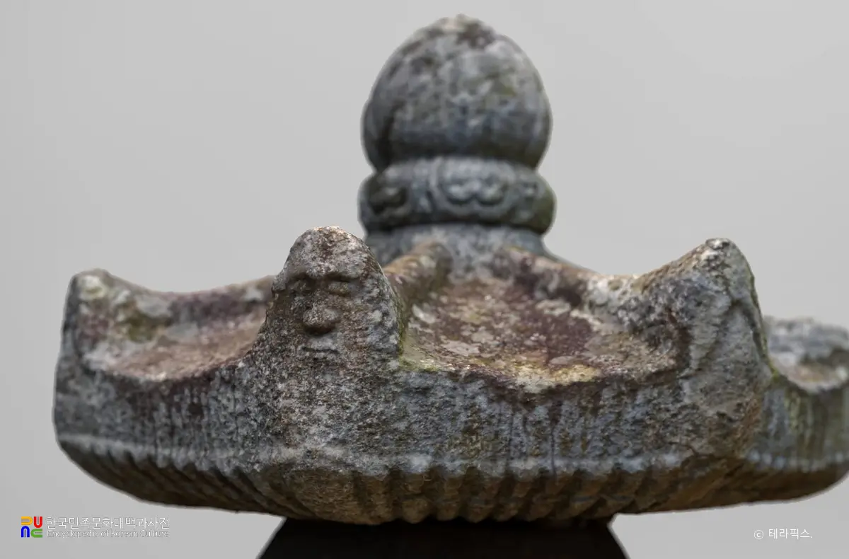 예산 향천사 부도 중 멸운대사 부도