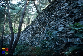 정선 송계리 산성 및 고분군 중 산성 성벽