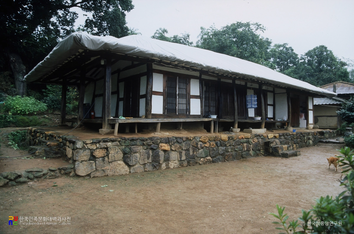 광주 용아 생가 정측면