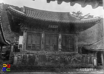 강화 전등사 대웅전 정측면