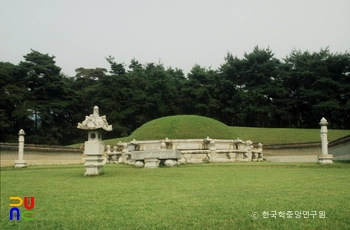 남양주 조선 고종과 명성왕후 홍릉 능 정측면