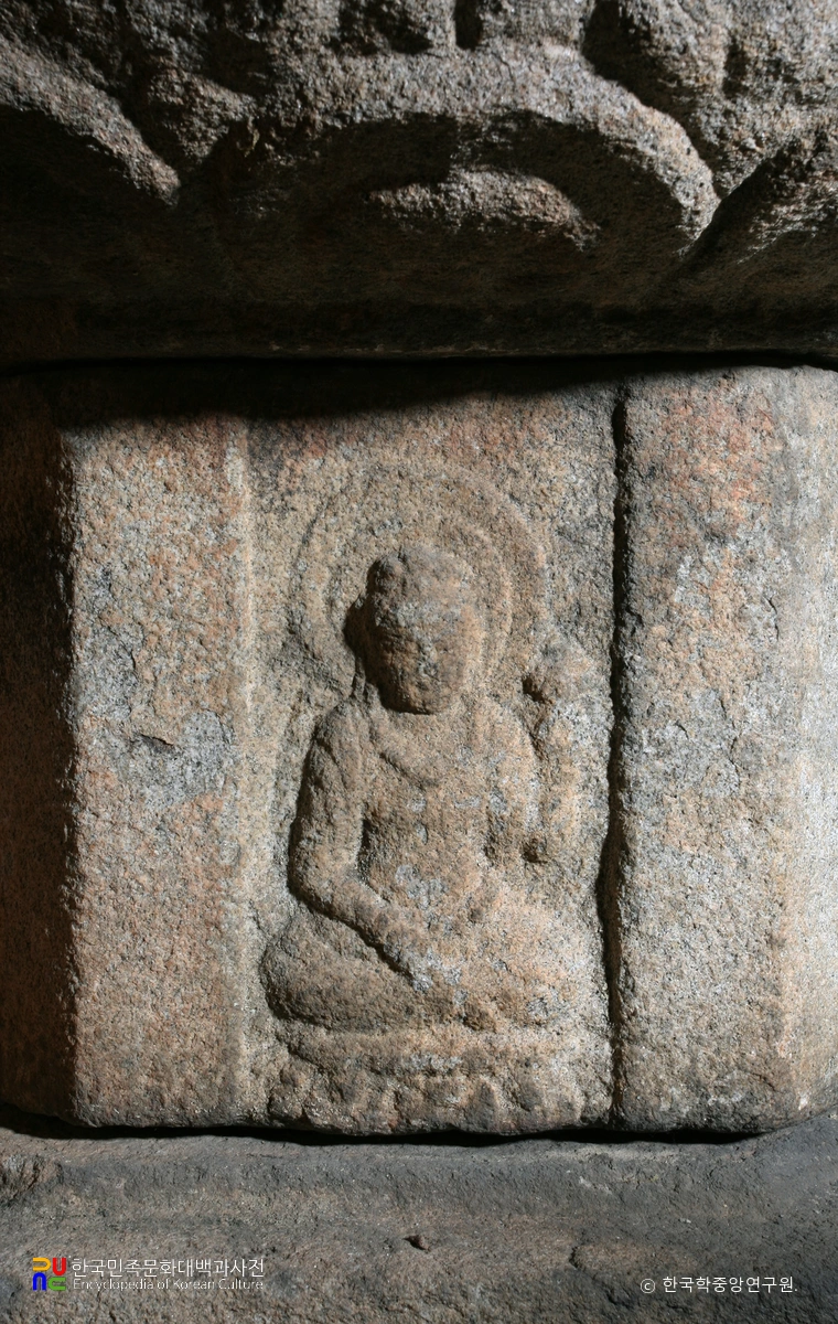 청주 용암사 석조비로자나불좌상 부분