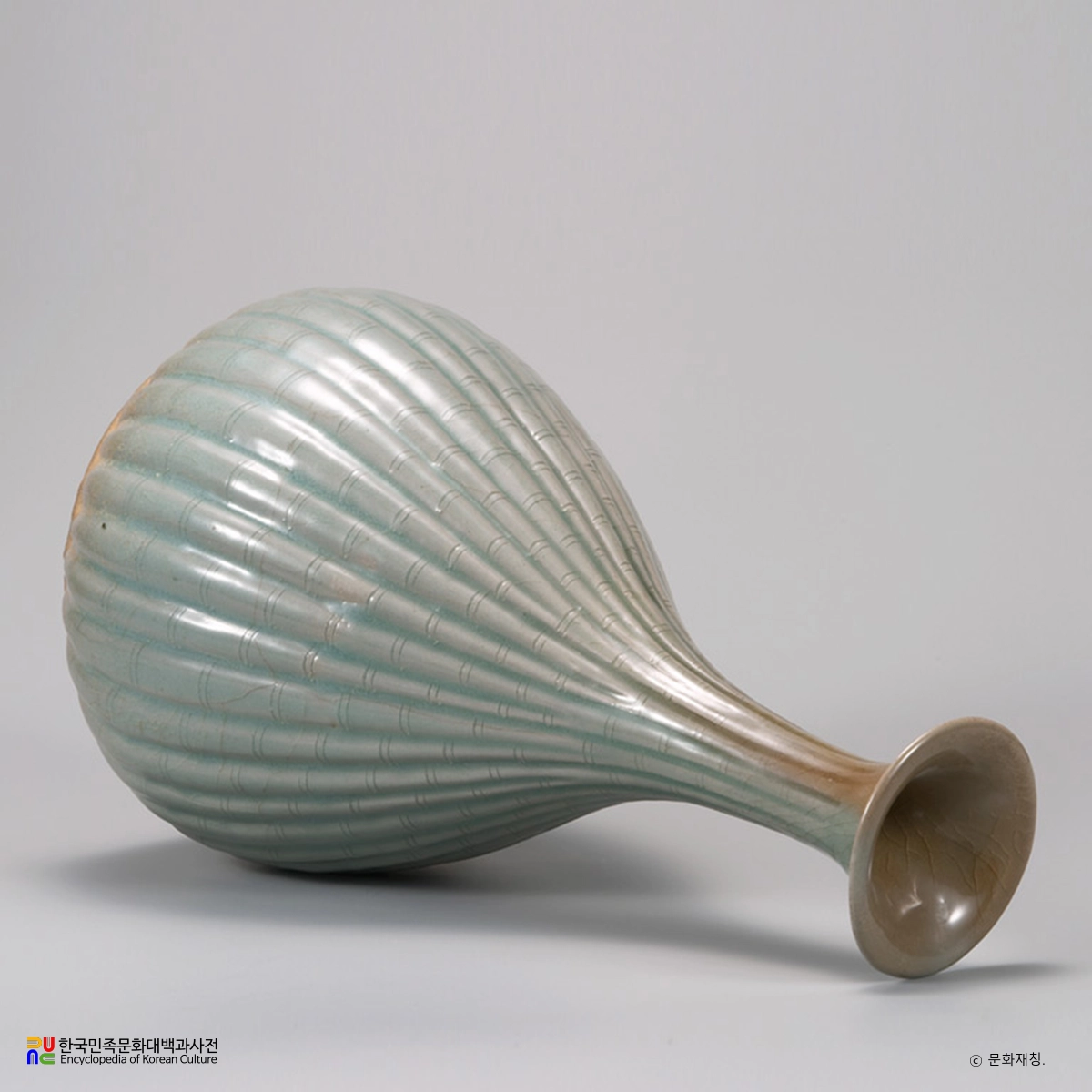 청자 양각죽절문 병