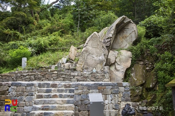 하남 교산동 마애약사여래좌상