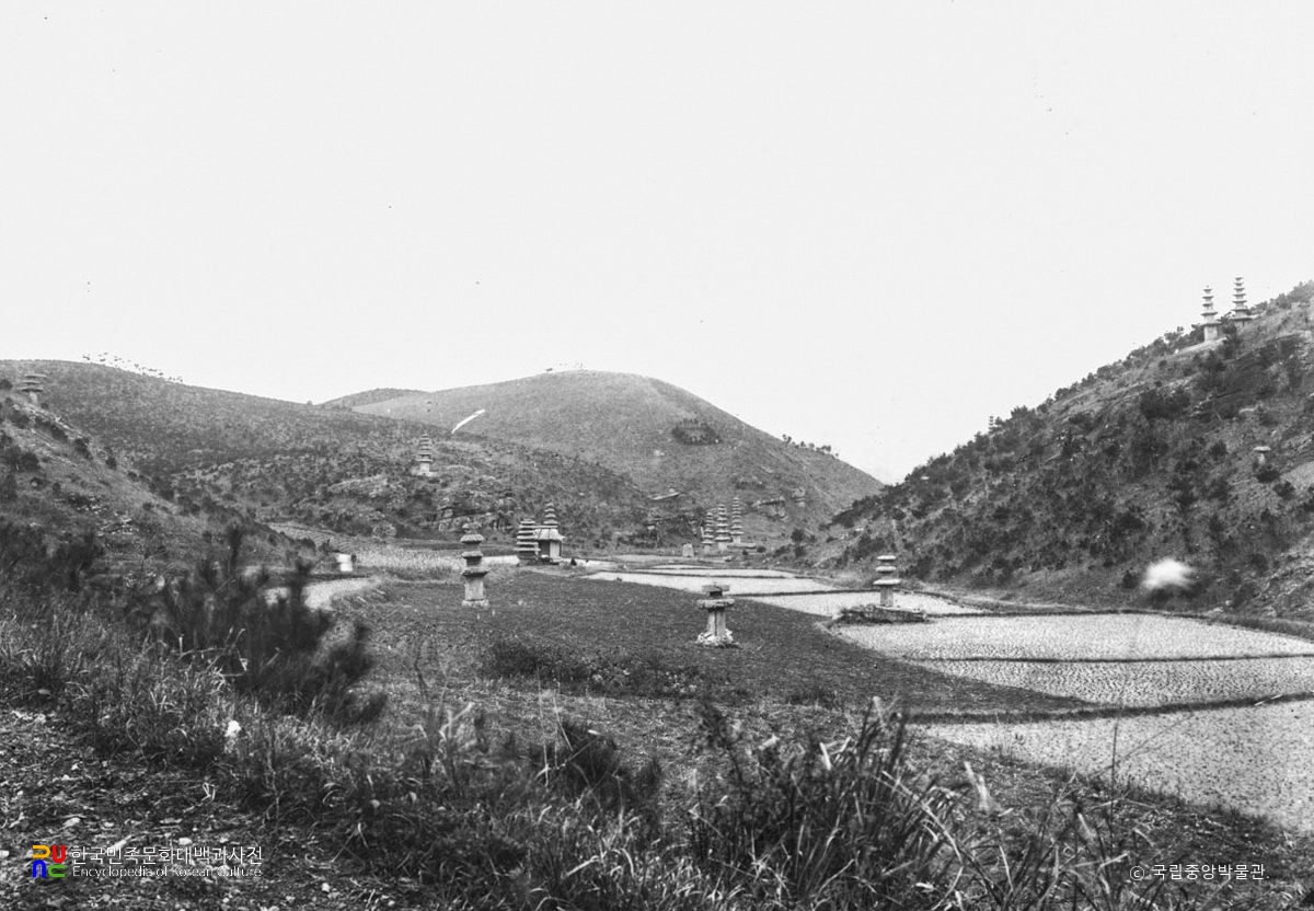 화순 운주사 석탑군