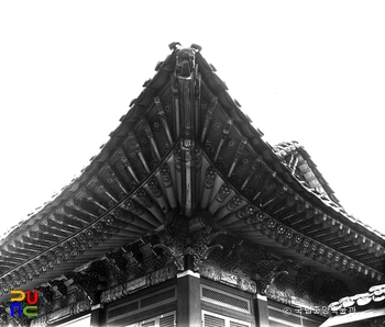 서울 경복궁 교태전 처마와 공포
