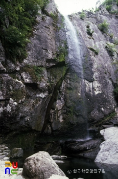 금오산 명금폭포