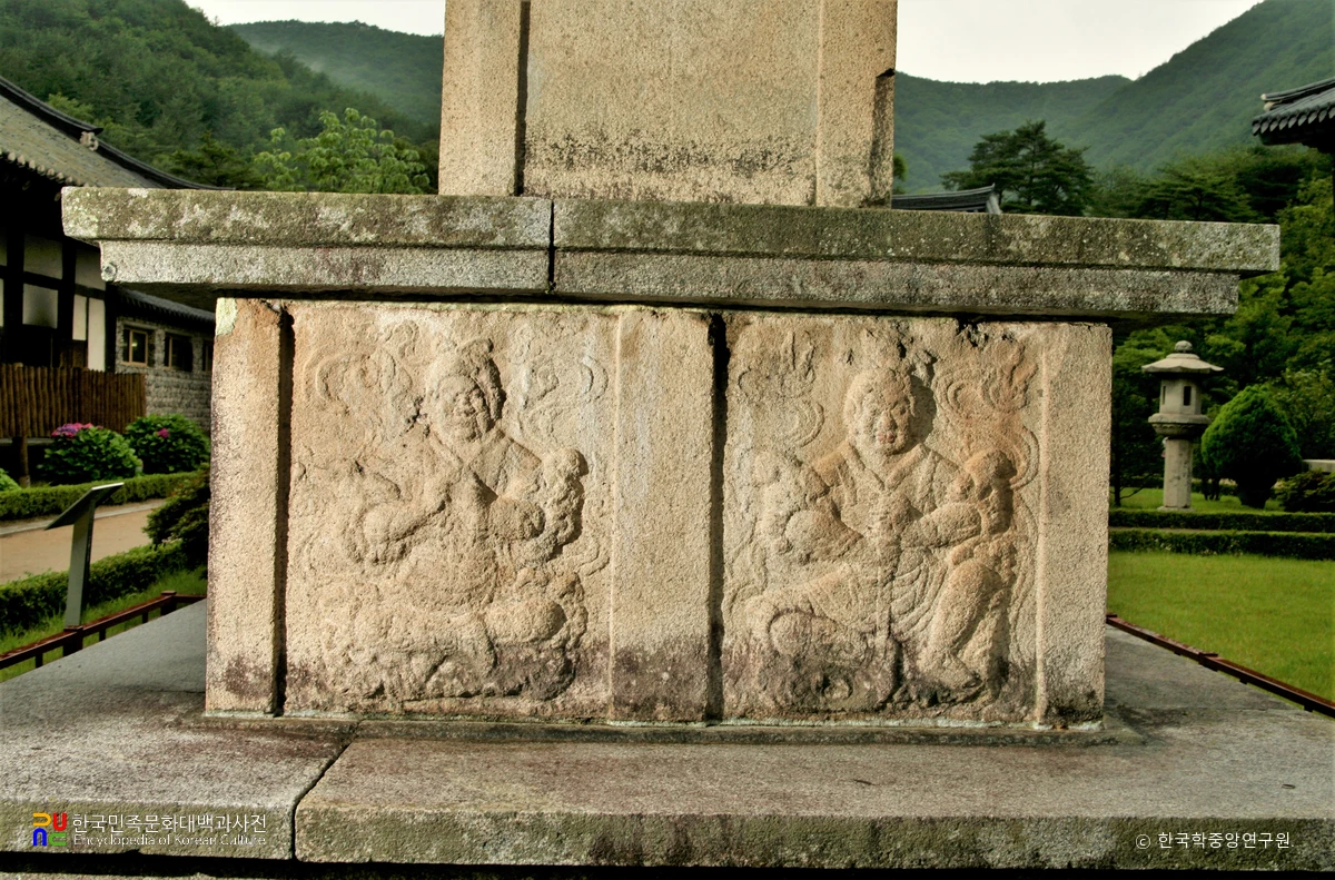 청도 운문사 동ㆍ서 삼층석탑 중 동탑