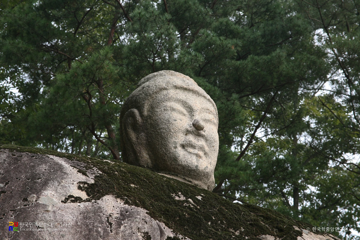 금산 미륵사 석조불두 및 마애불편 일괄 / 석조불두