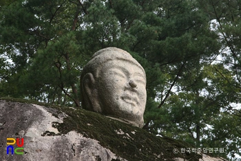 금산 미륵사 석조불두 및 마애불편 일괄 / 석조불두