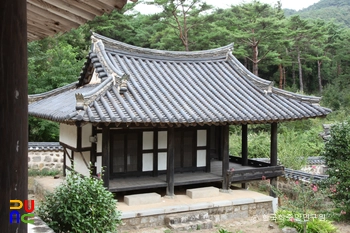 경남 고성 수림서원 중 산해정 정측면