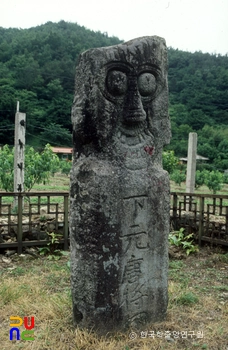 나주 운흥사 석장승 중 여장승 정측면