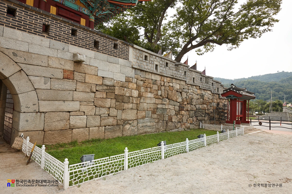 강화산성 중 서문 좌측