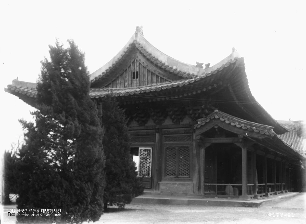 창경궁 명정전 동측면