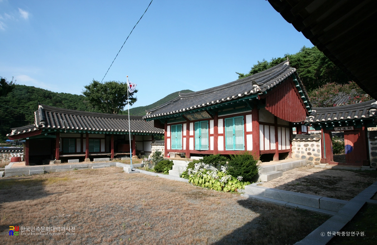 보령향교 명륜당 정측면