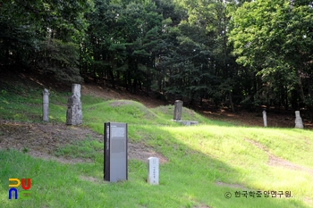 파주 이세화선생 묘