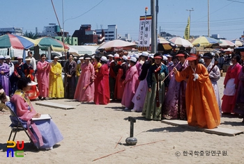 강릉단오제 / 투호놀이