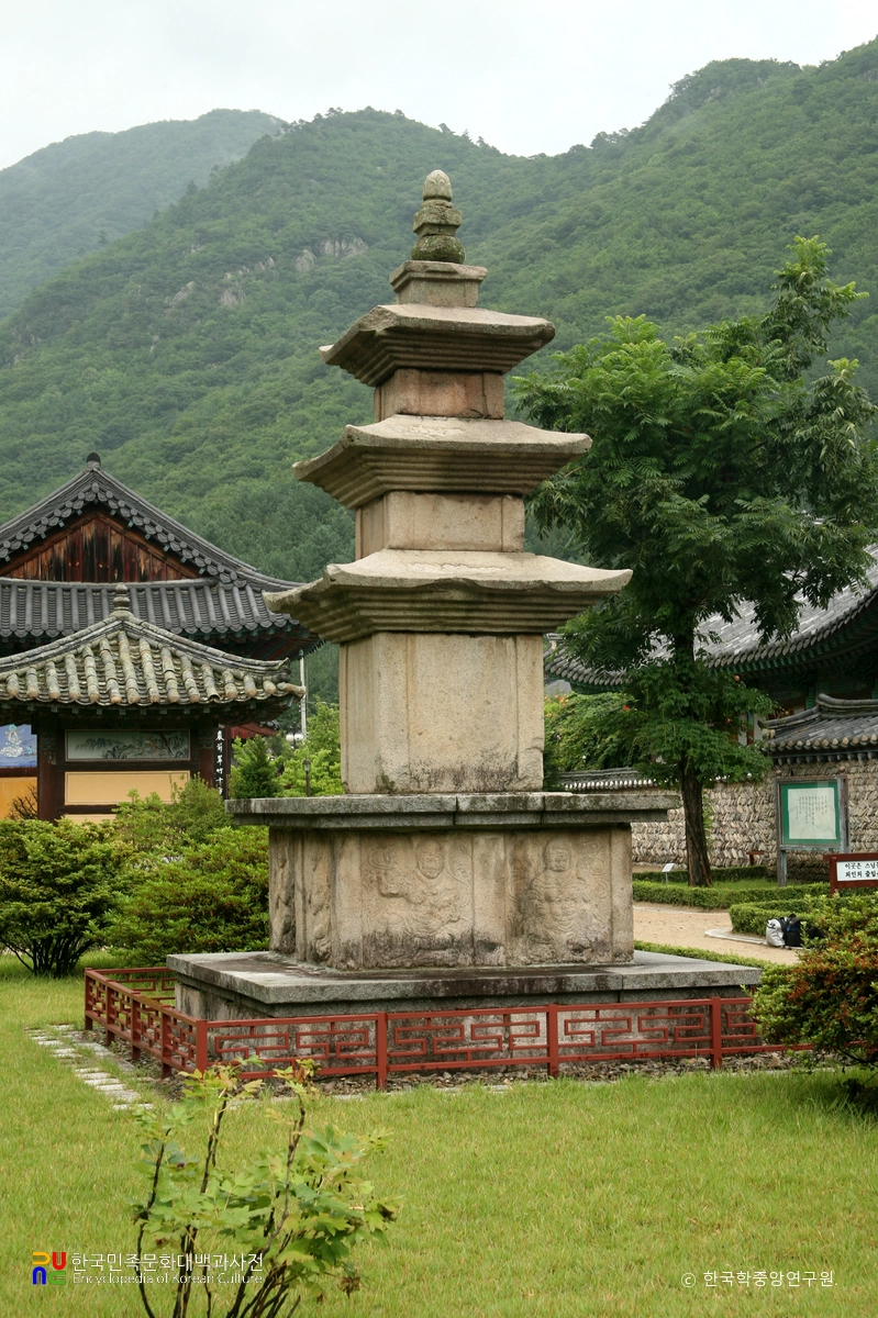 청도 운문사 동ㆍ서 삼층석탑 중 동탑