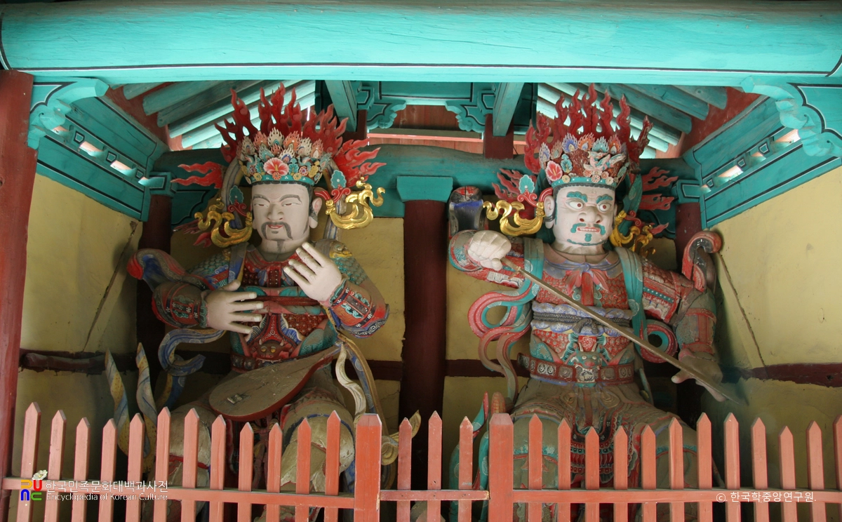 남해 용문사 목조사천왕상