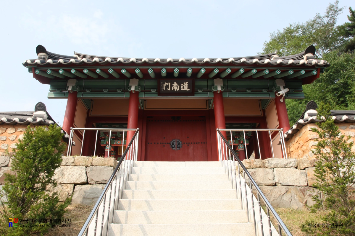 거제 반곡서원 중 내삼문 정면