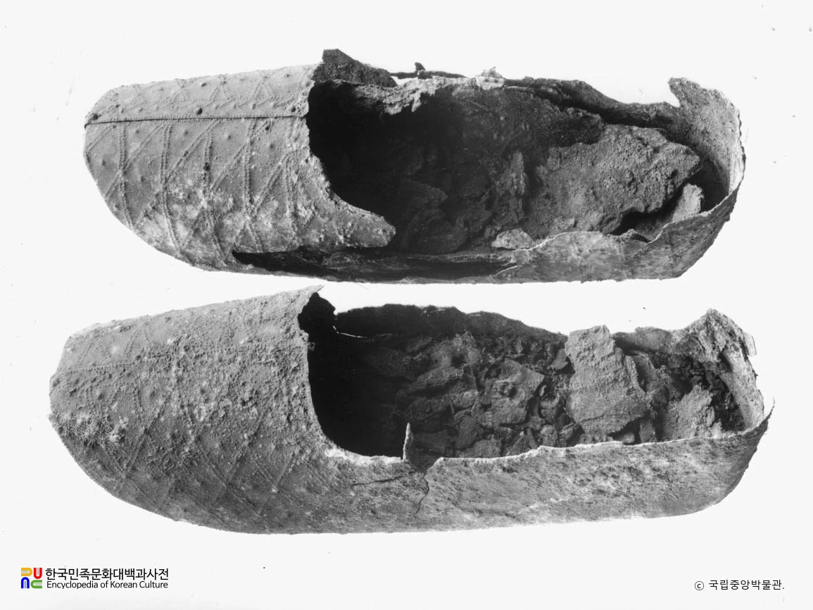전남 나주 신촌리 고분군 9호분 금동제식리