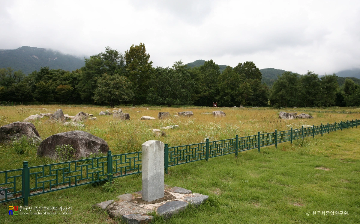 계룡산 신도내 주초석 석재 전경