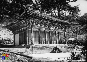 춘천 청평사 극락보전 사면