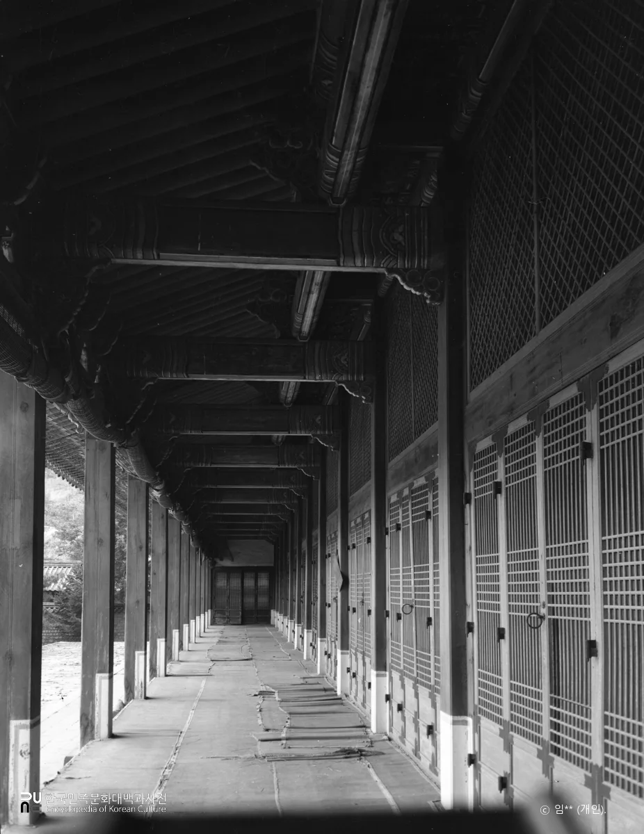 청덕궁의 선원전 모습