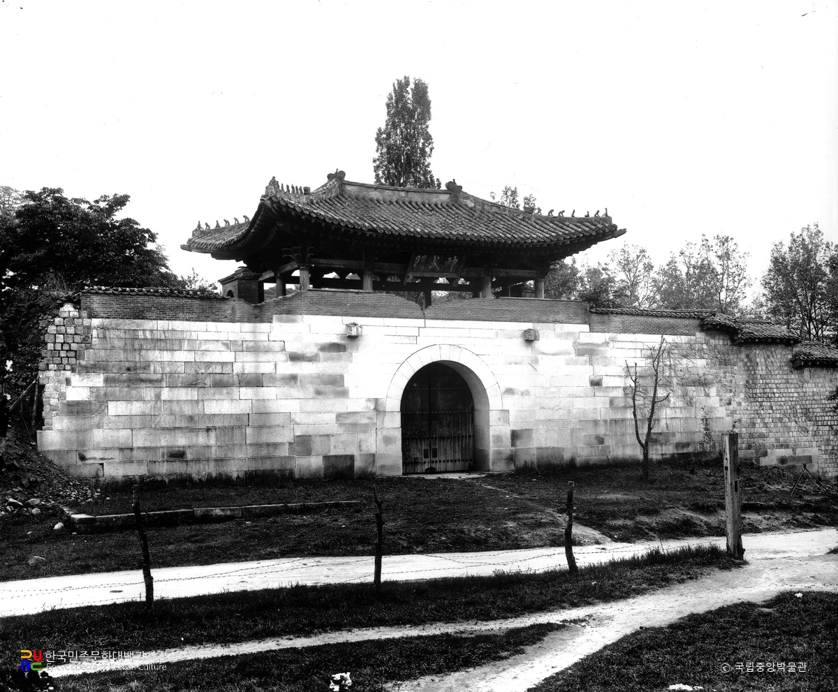 서울 경복궁 신무문 정측면