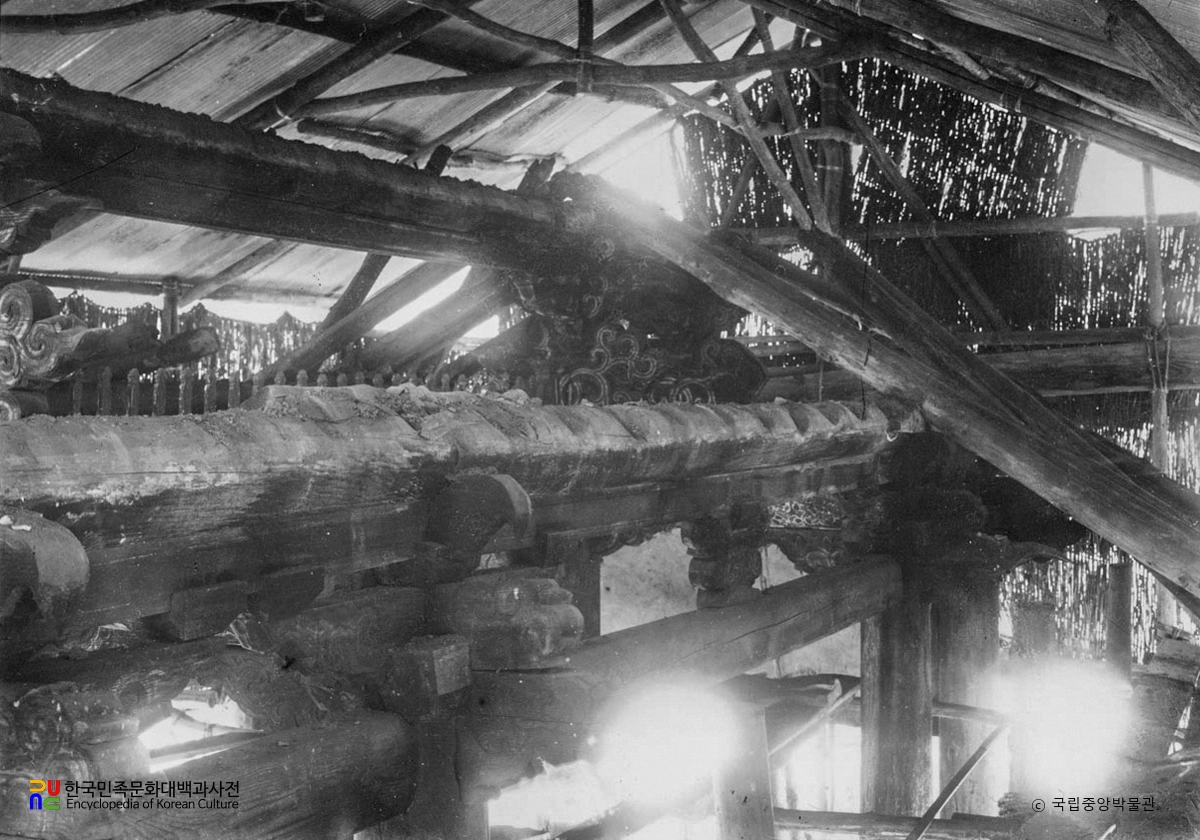 춘천 청평사 회전문 가구