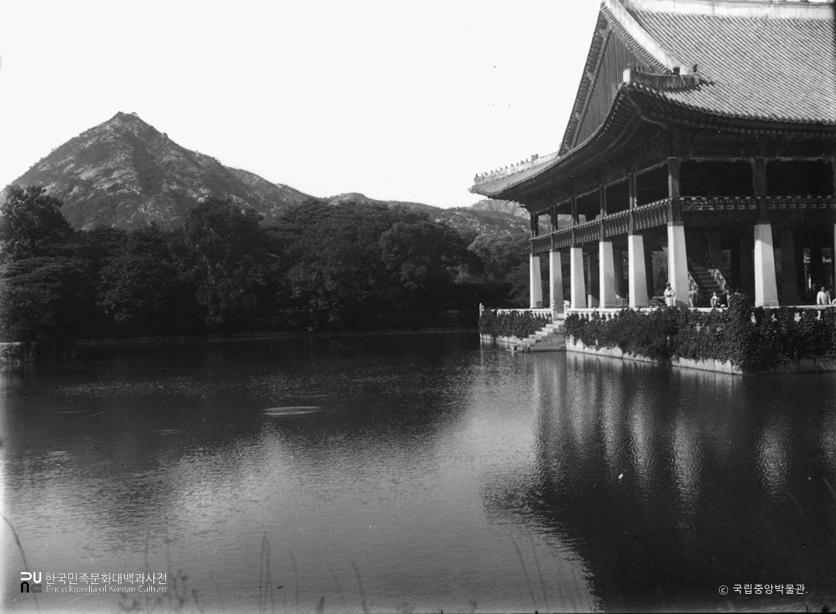 서울 경복궁 경회루 우측 정면 일대