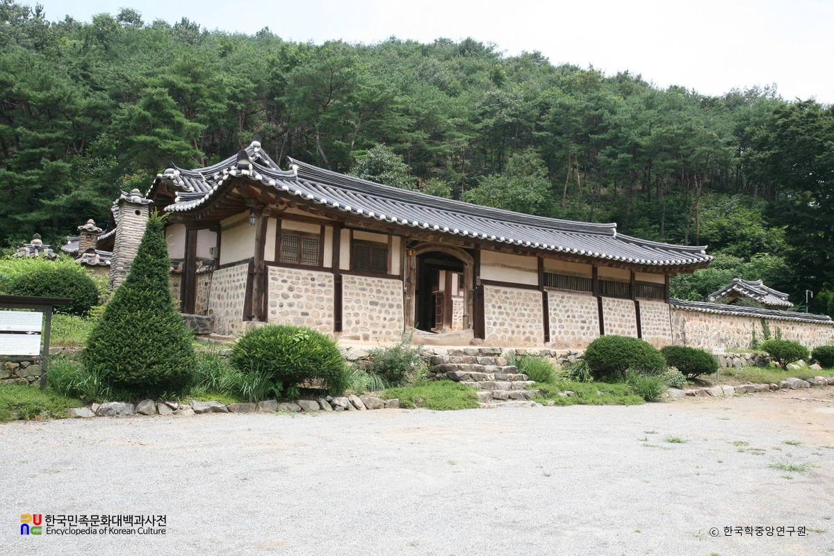 예산 수당 고택 행랑채 정측면
