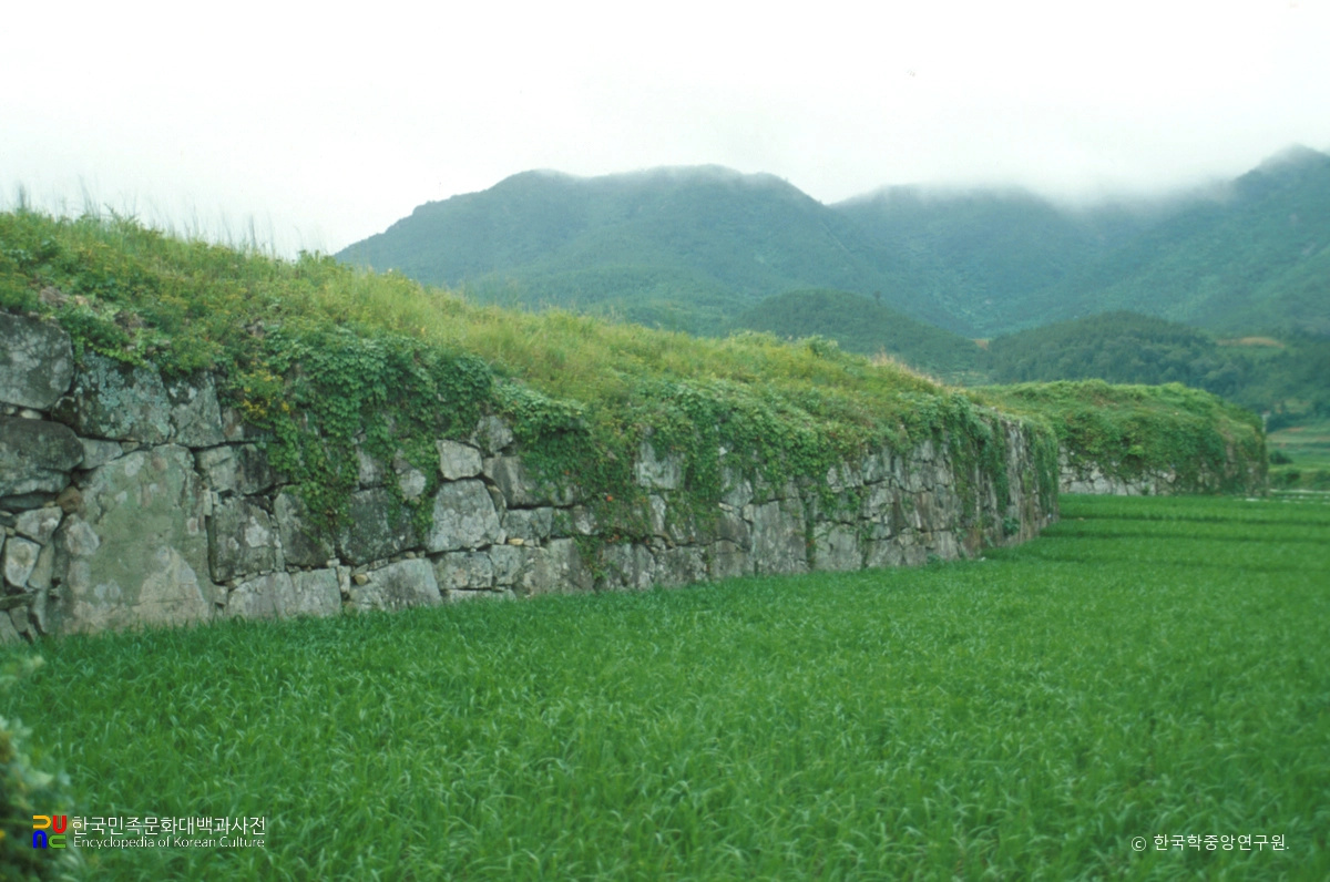 거제 사등성 성벽