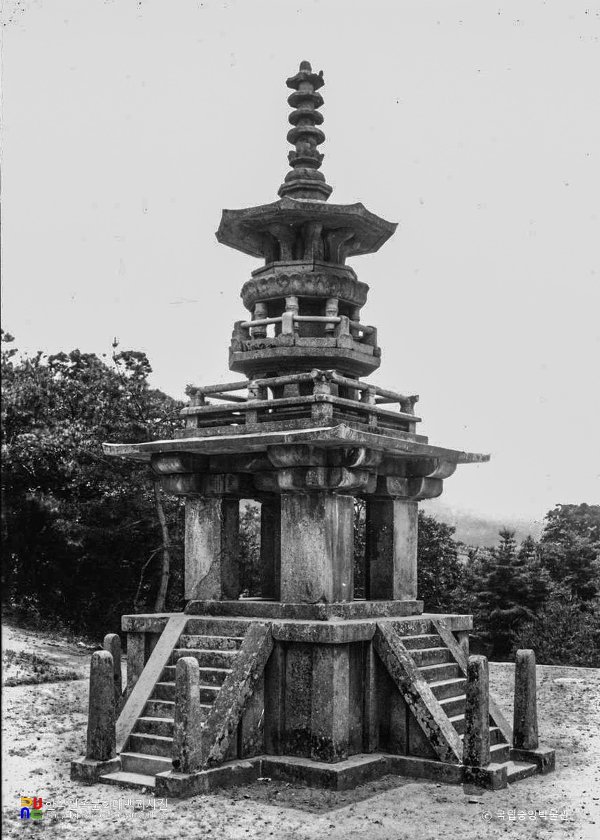 경주 불국사 다보탑 북서면
