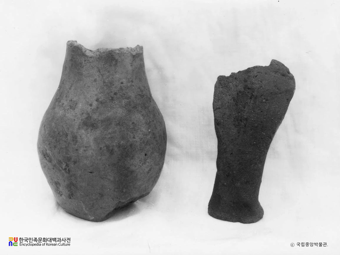 함북 종성 하삼봉 부근 발견 토기와 파수편