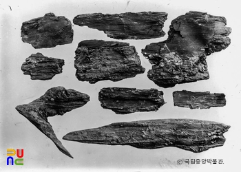 부여 군수리사지 목편