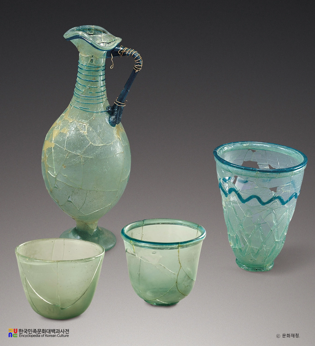 경주 98호 남분 유리병 및 잔