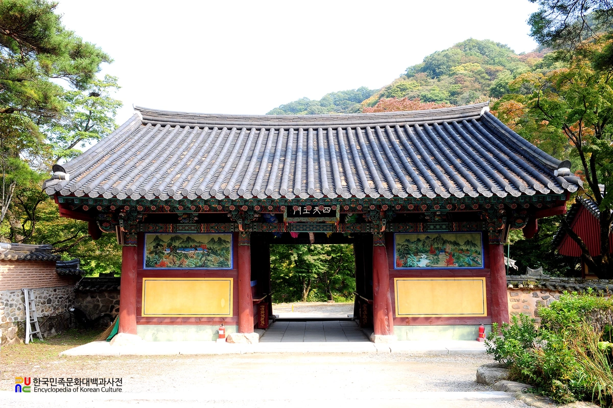 백양사 사천왕문