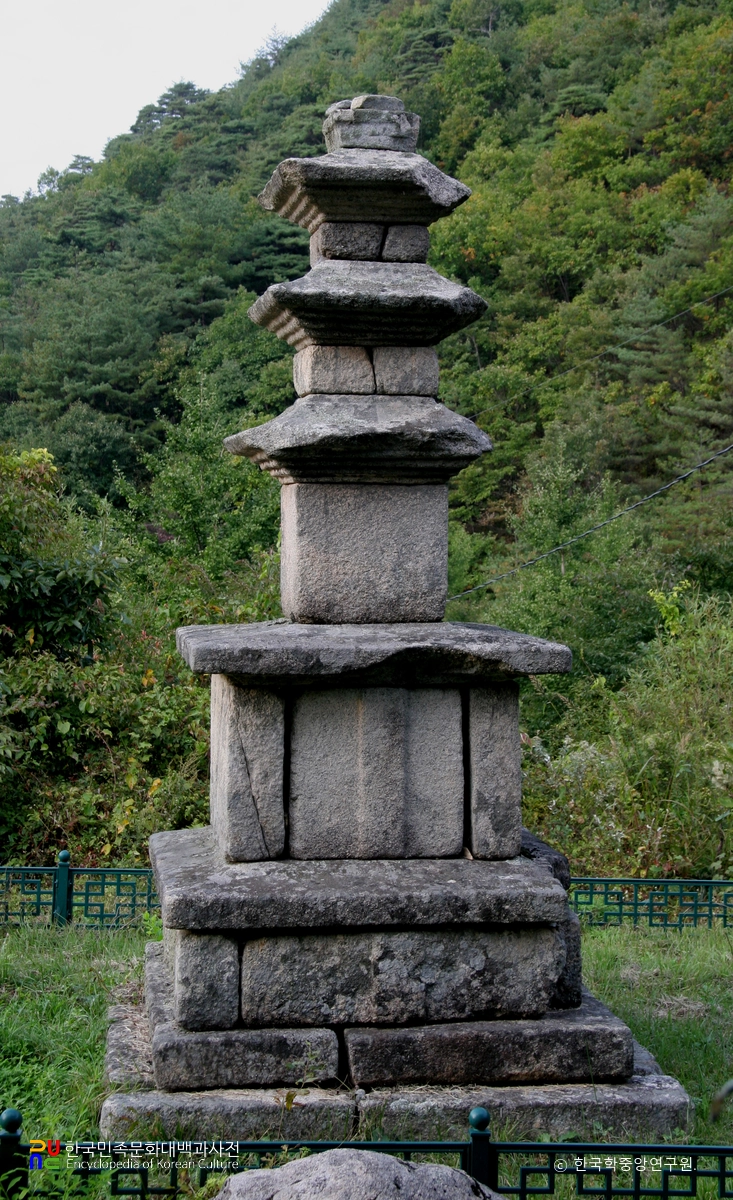 중원 미륵리 삼층석탑