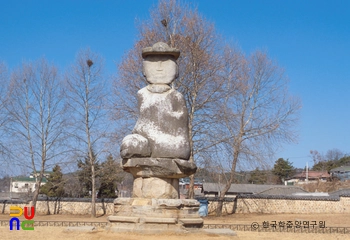 부여 정림사지 석조여래좌상