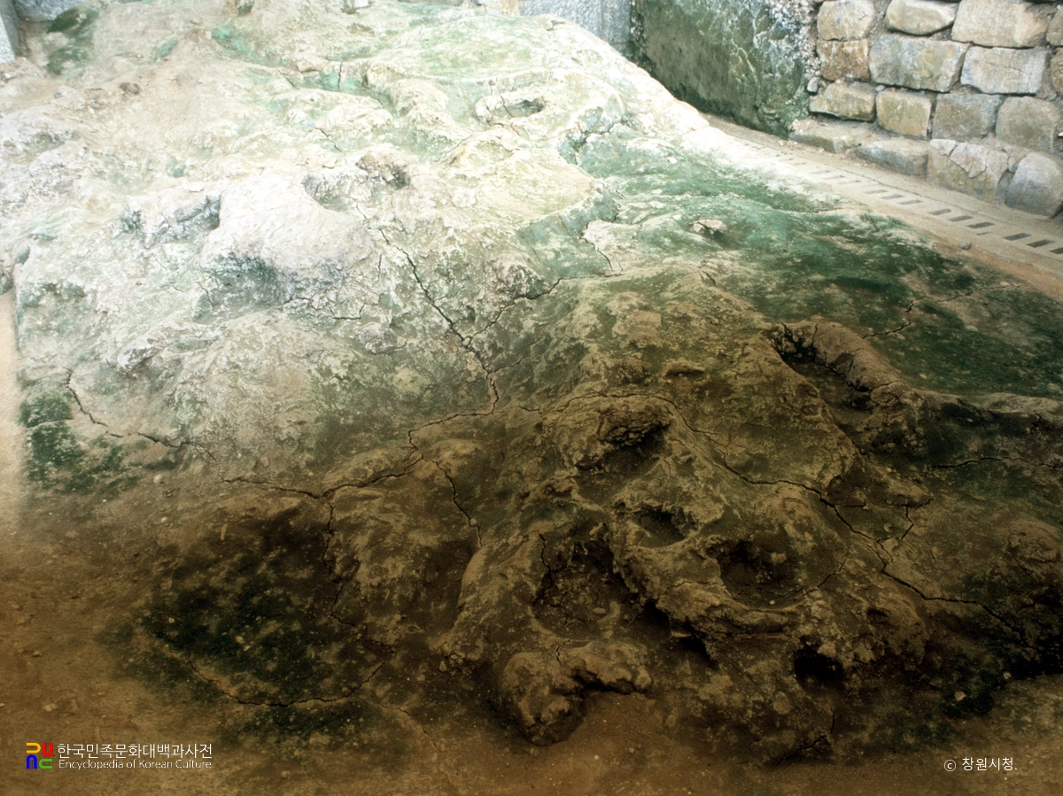 창원 성산 패총 야철지