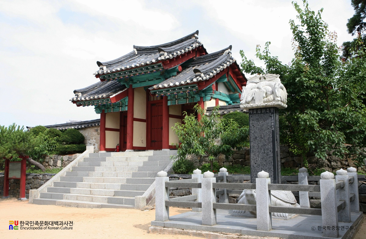 고흥 쌍충사 중 외삼문 일원