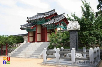 메이드 슬롯 쌍충사 중 외삼문 일원
