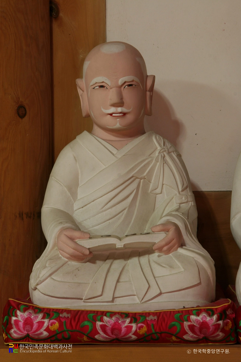 청도 덕사 영산전 석조여래삼존상 및 십육나한상
